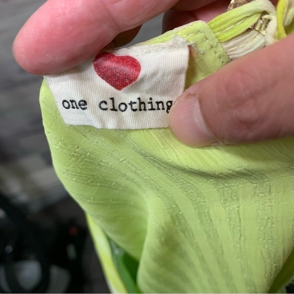 ONE Heart Clothing CA Light Green Floral Shift Dress Sleeveless A Line Sz M - Picture 9 of 9